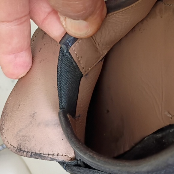 Salvatore Ferragamo Black Leather Slip-On Loafers - Picture 6 of 12